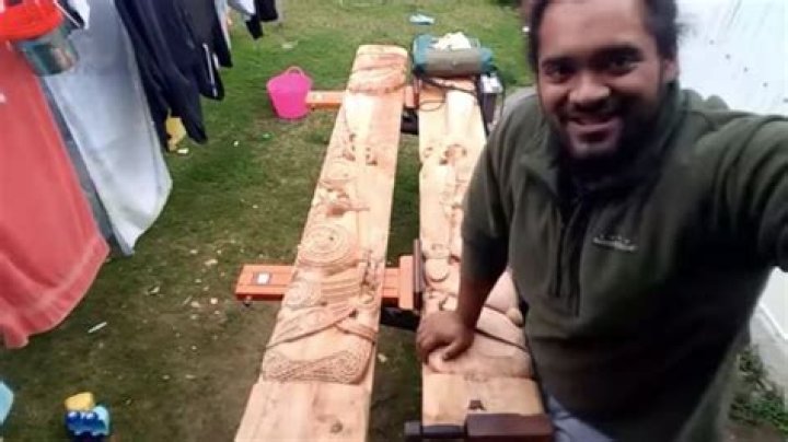 'The most wholesome streamer': How Rotorua wood carver Broxh became an overnight Twitch success