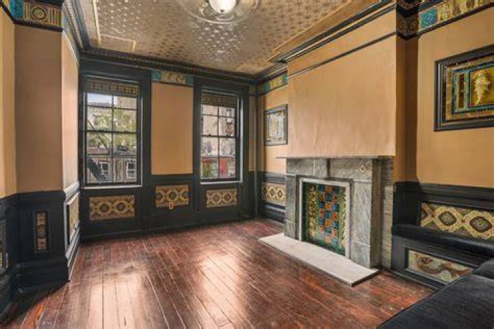 140 West 10th Street