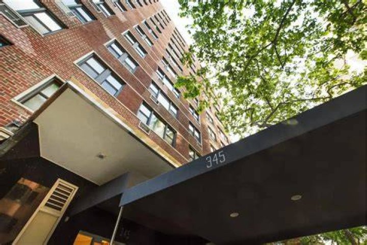 345 East 52nd Street - Midtown East