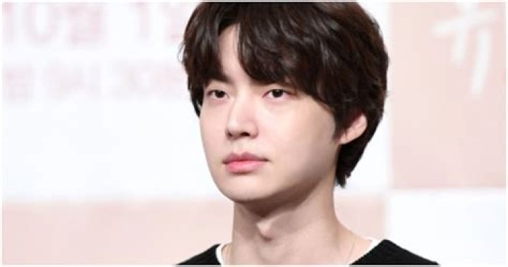 Ahn Jae Hyun Revealed To Be Broke And In Debt Koreaboo
