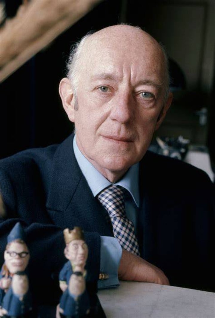 Alec Guinness as Ser Gerold Hightower in A Dragon's Roar