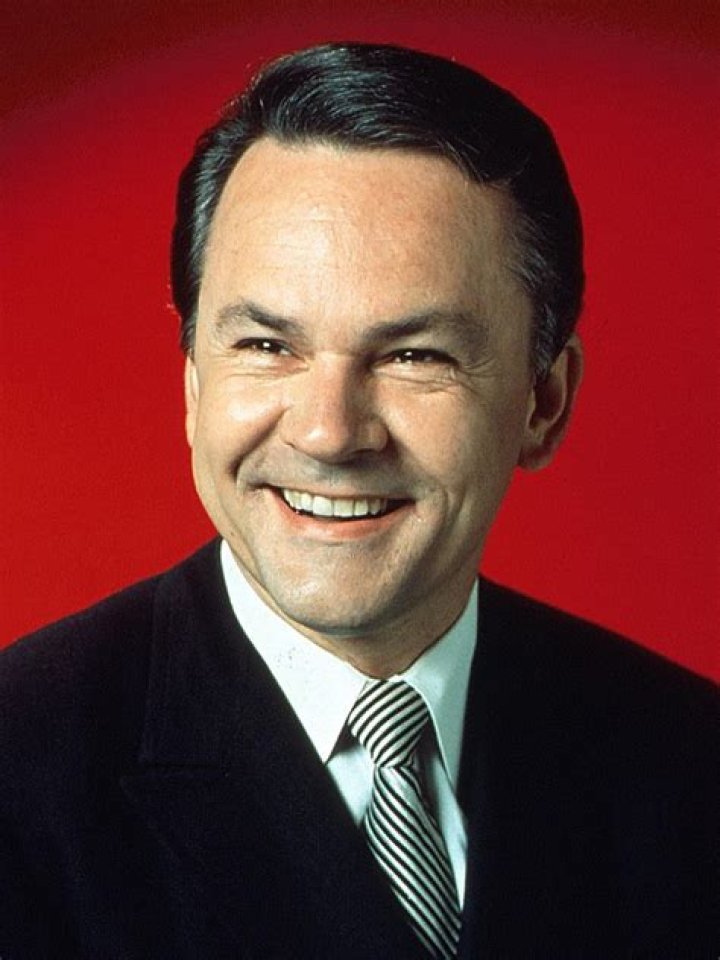 American actor Bob Crane and his second wife, actor Sigrid Valdis, smiling on their wedding day. Photo / Getty 