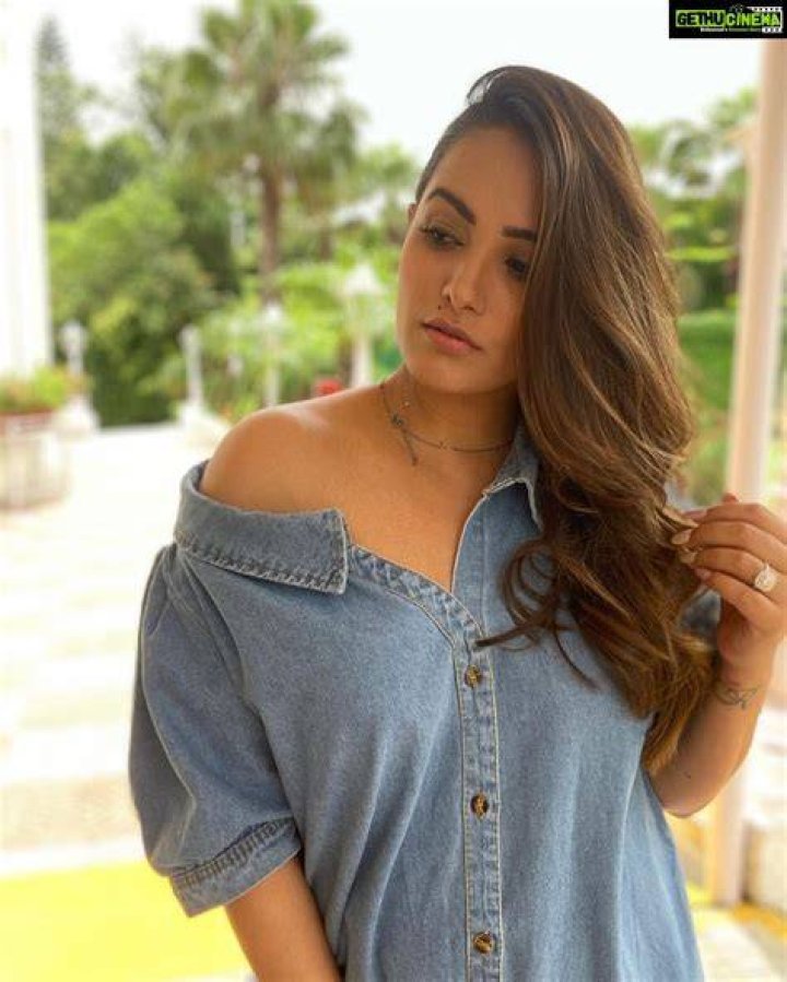 Anita Hassanandani Images
