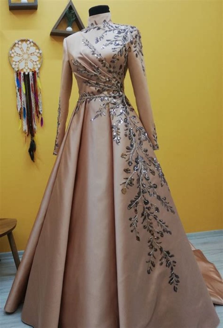 A-shape gowns for ladies A-shape gowns for ladies