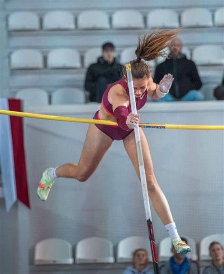 Clara Fernandez: Meet Spanish-Born Pole Vaulter