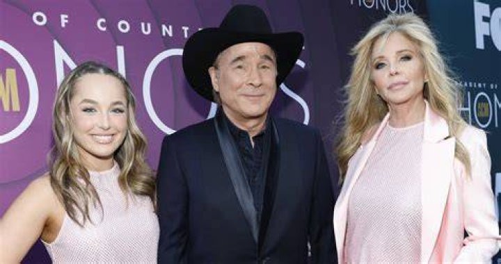 Clint Black&rsquo;s Daughter, Lily, Makes Grand Ole Opry Debut [Video]
