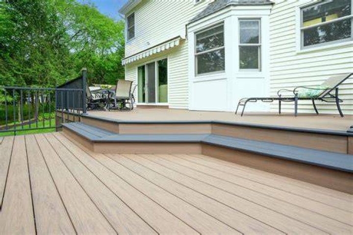 Composite Decking that Doesn't Get Hot or Burn In the Summertime
