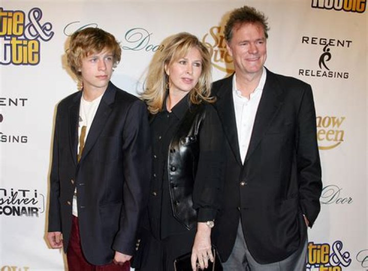 conrad hughes hilton's age
