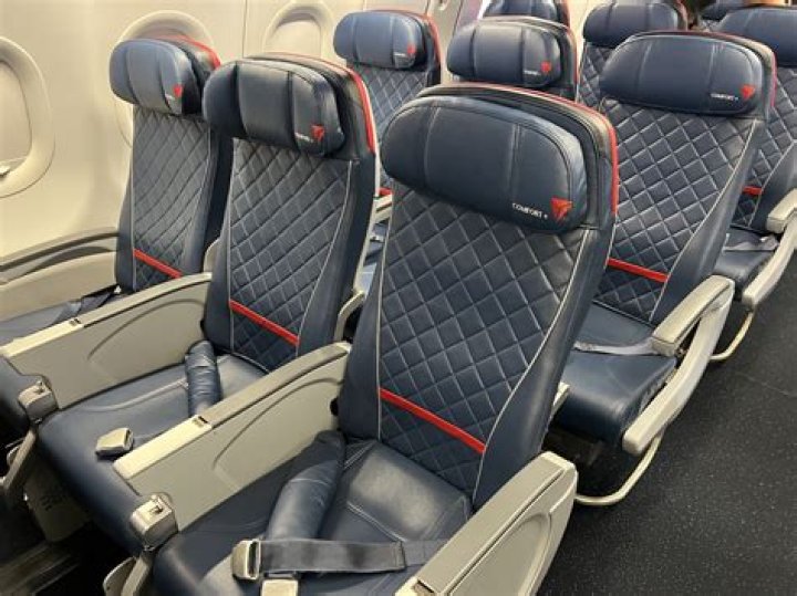 Delta Airlines Comfort+ seating option onboard the Auckland to LA direct flight.