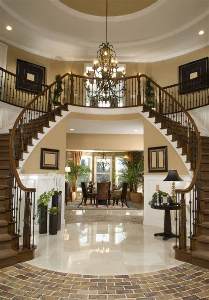 Dining area and foyer