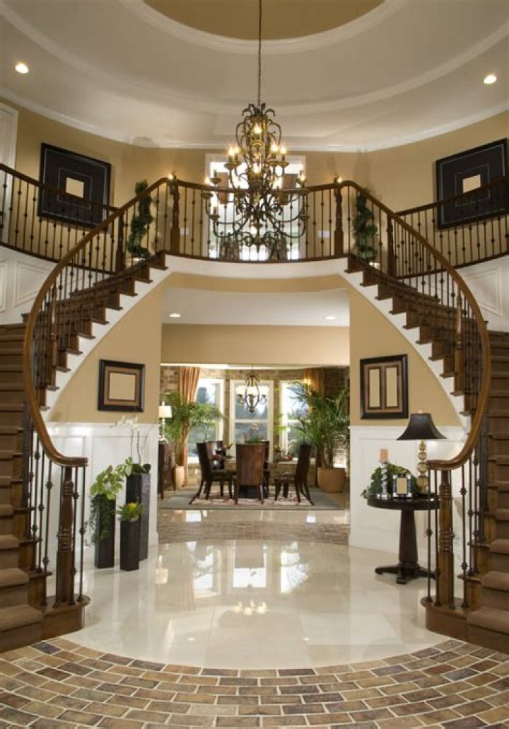 Dining room and foyer