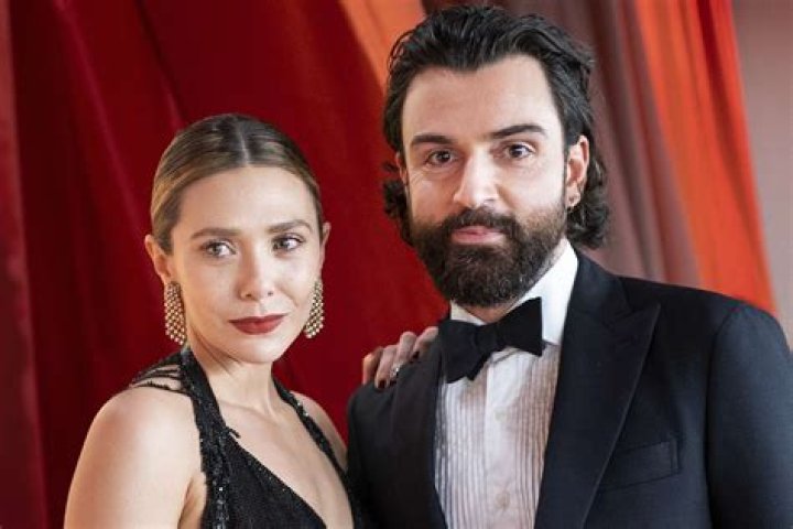Elizabeth Olsen and Robbie Arnett's Wedding Rings Revealed