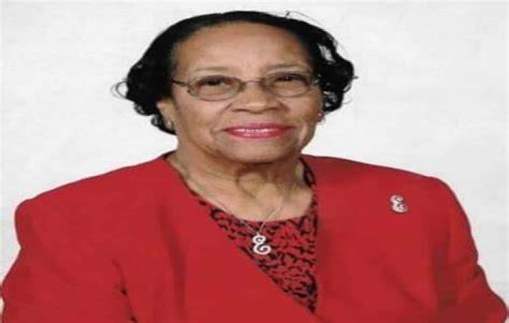 Ernestine Campbell age, height, net worth, wiki, husband, biography