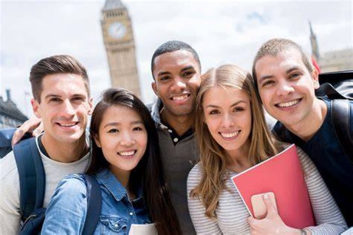 friends learning the study abroad costs