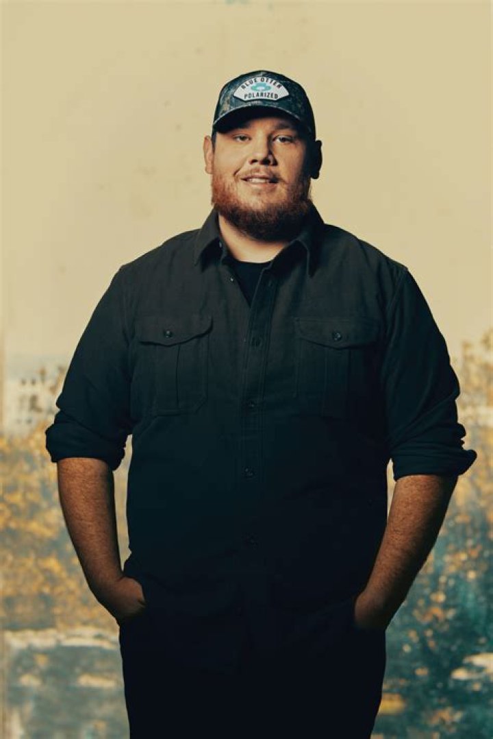 How Tall is Luke Combs + Biography & Music