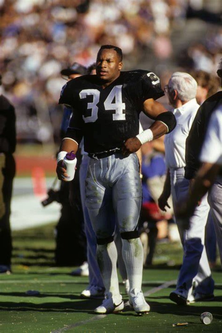 Is Bo Jackson one of the best running backs?