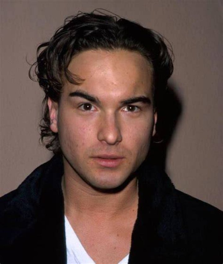 Johnny Galecki Movies, Bio and Lists on MUBI