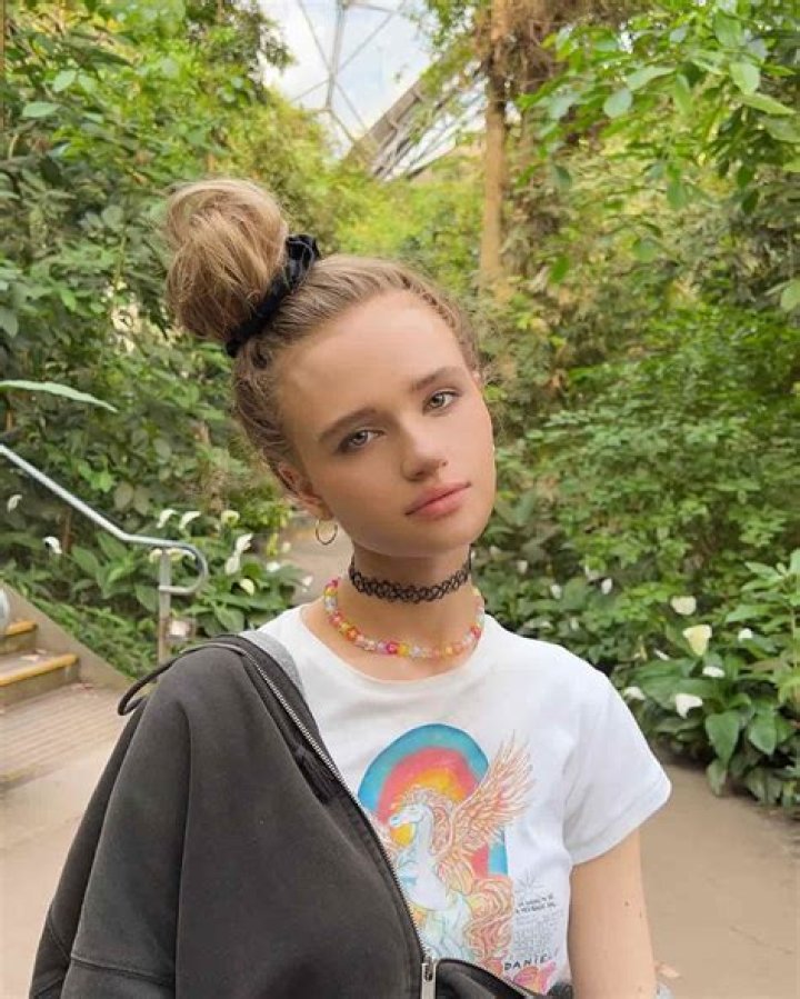 JULIA GISELLA Net Worth & Earnings (2024)