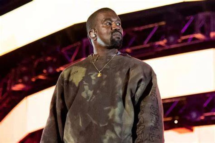 Kanye West jumped onstage after Taylor Swift won the Best Female Video award during the 2009 MTV Video Music Awards. Photo / Getty Images