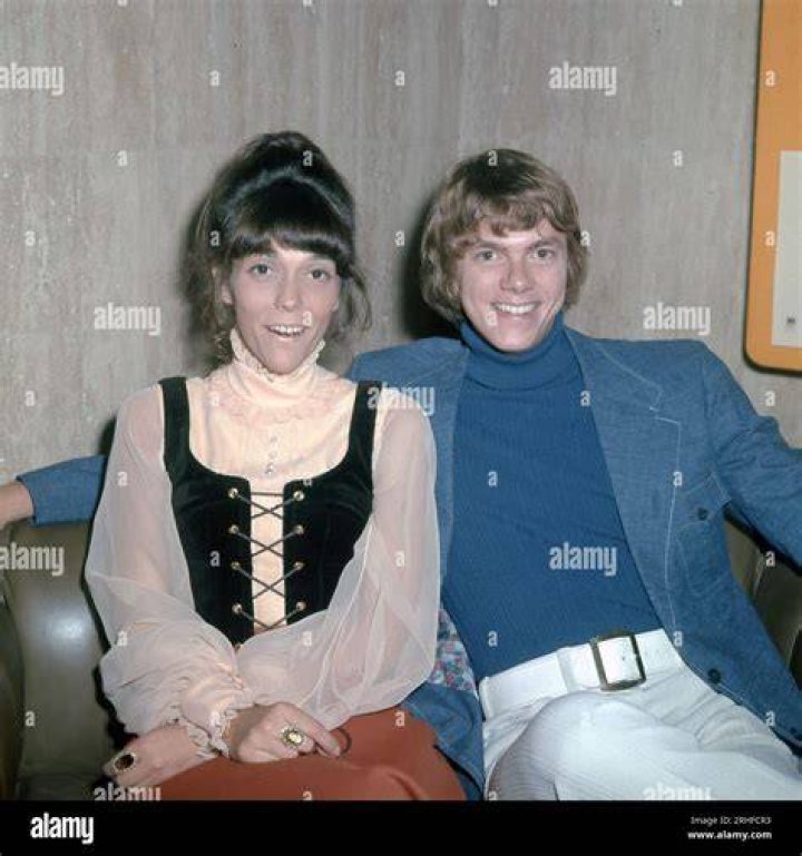 KAREN AND RICHARD "THE CARPENTERS" 8X10 PUBLICITY PHOTO (ZY409)