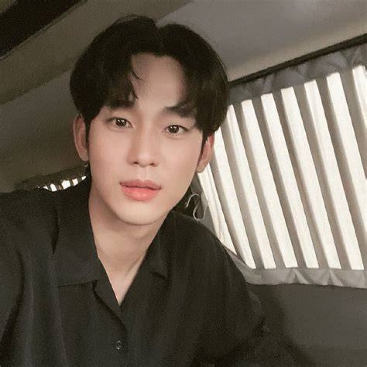 Kim Soohyun Profile Images &mdash; The Movie Database (TMDB)