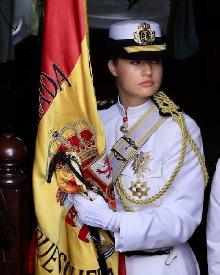 La Princesa Leonor se grad&uacute;a en el internado de Gales por