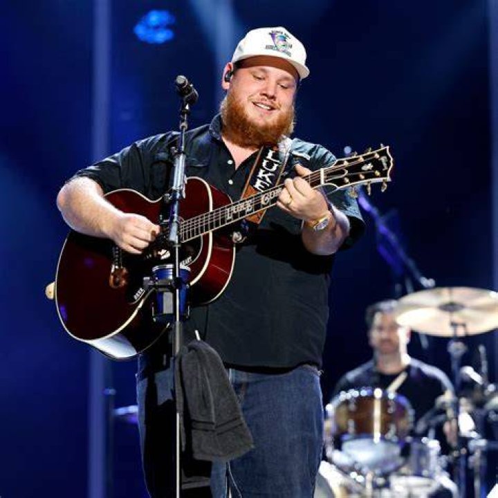 Luke Combs Net Worth Wife Famous People Today