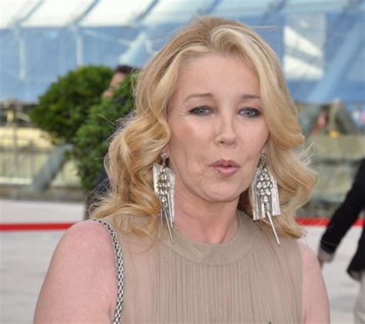 Melody Thomas Scott height