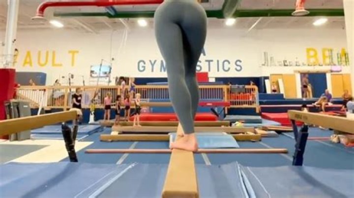 Millionaire gymnast Olivia Dunne flaunts bum in leggings for stunning