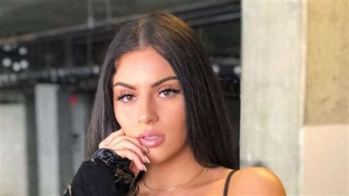 Nazanin Kavari Net Worth, Height, Weight, Age, Bio
