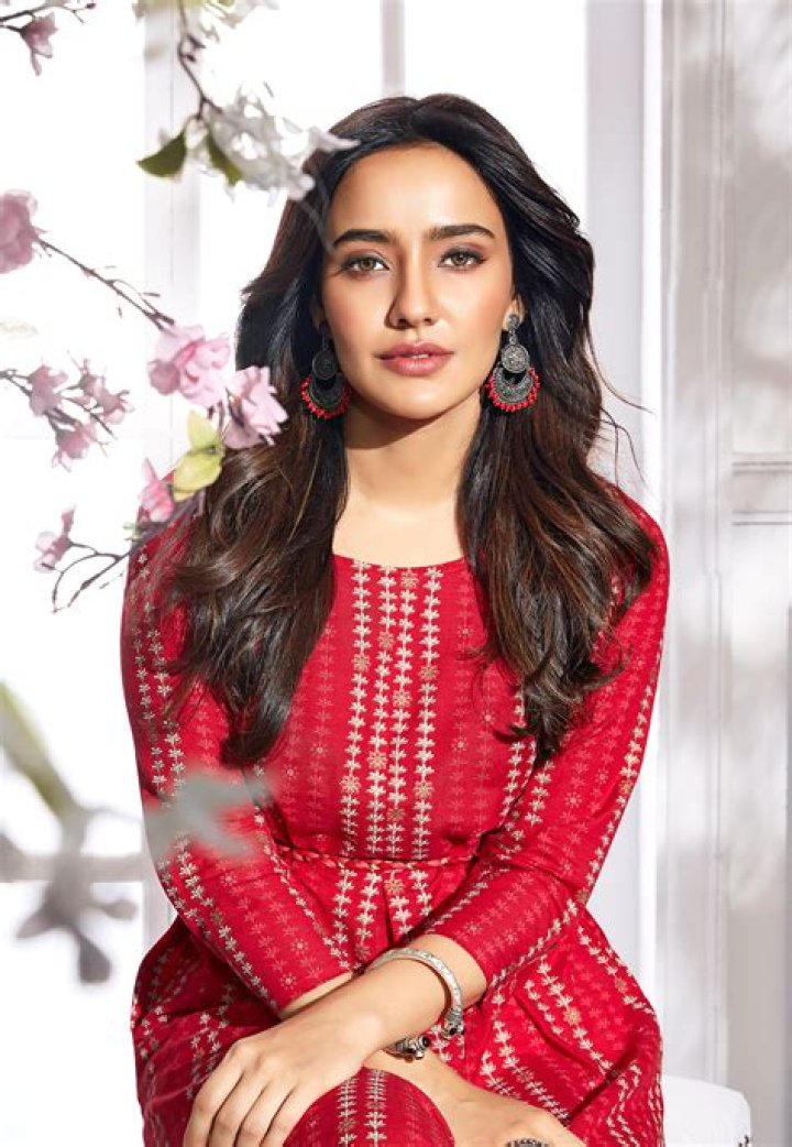 Neha Sharma Pic