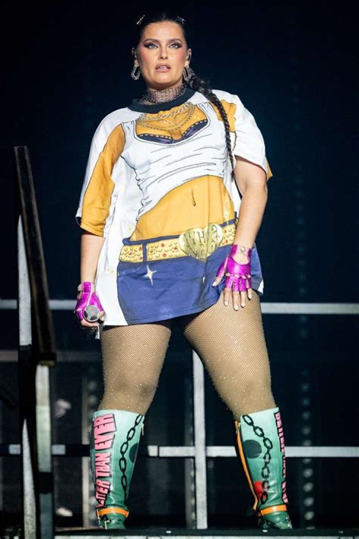 Nelly Furtado's height, weight. Unexpected body changes