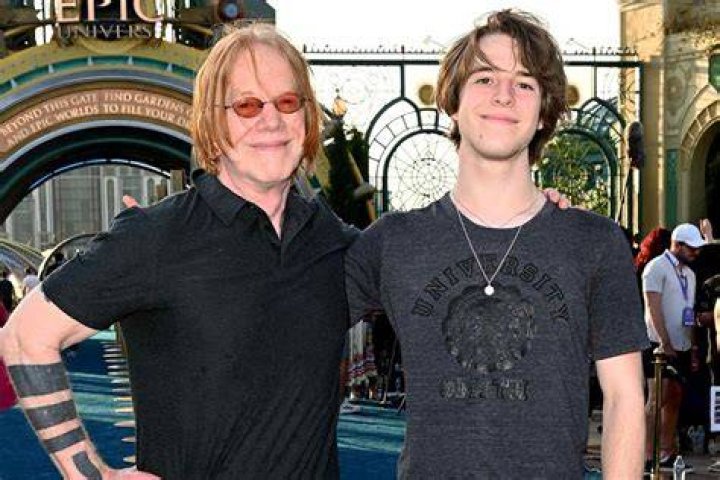 Oliver Elfman with his dad