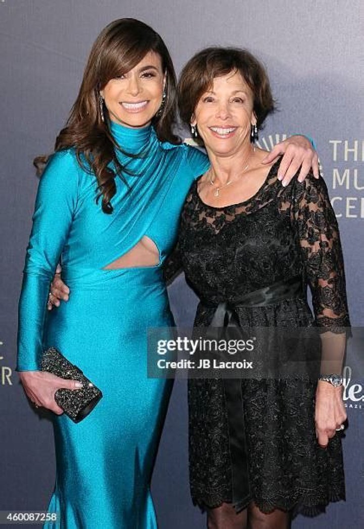 Paula Abdul and her sister, Wendy Mandel attend The Music Center's