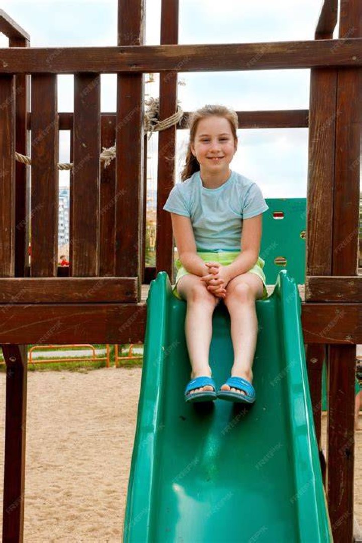 Playground Video Girl Twitter