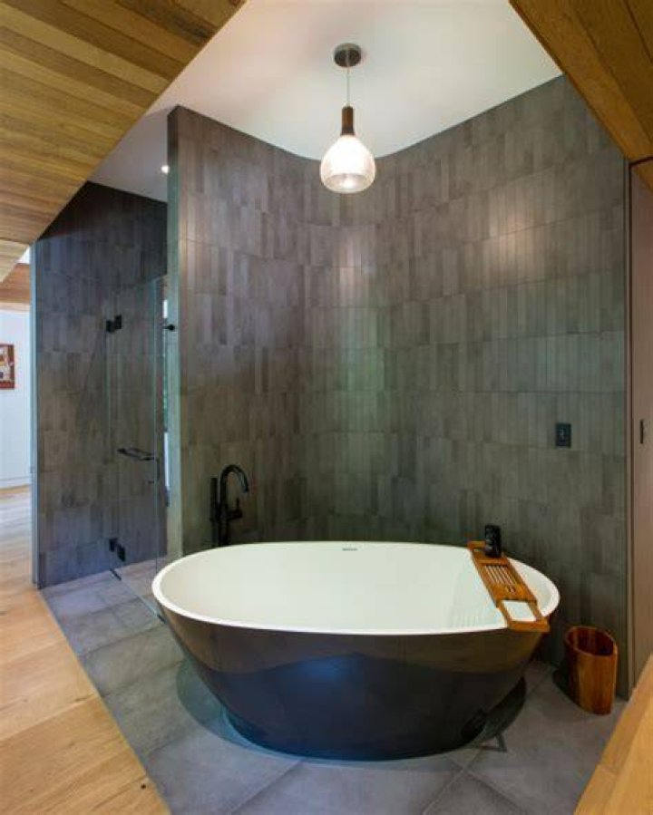 Primary bath with soaking tub