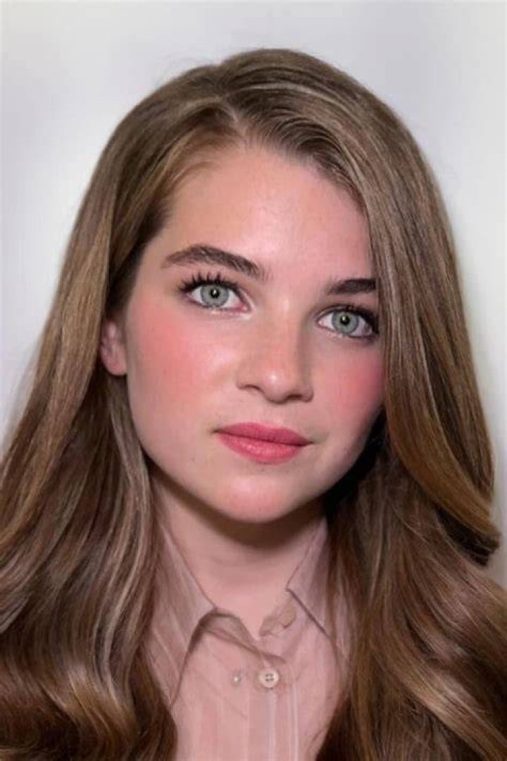 Raegan Revord Age And Facts Image to u