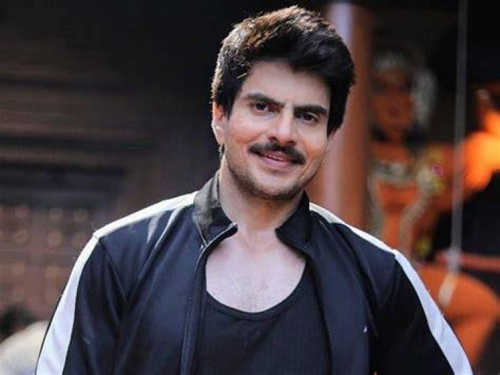 Rahil Azam Picture