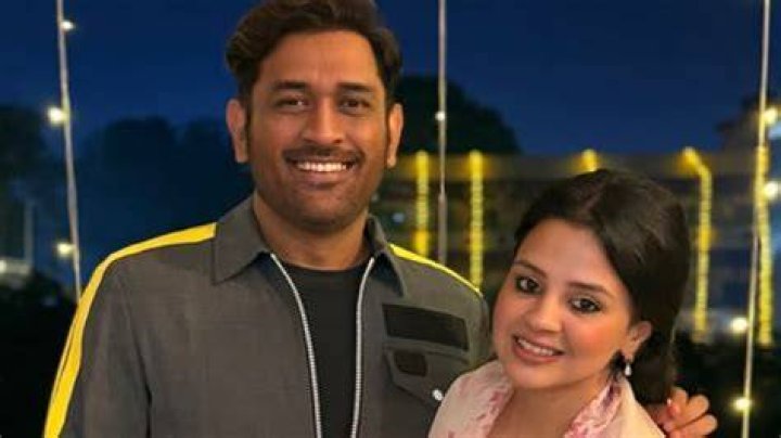 Sakshi Dhoni Picture