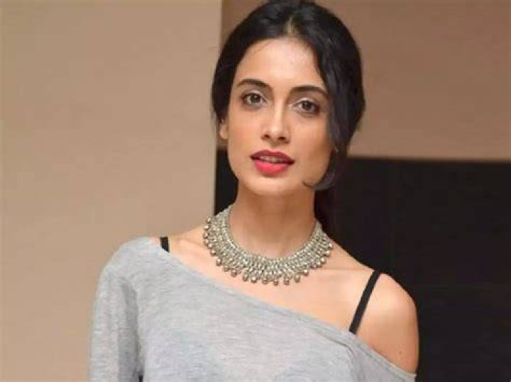 Sarah Jane Dias Pic