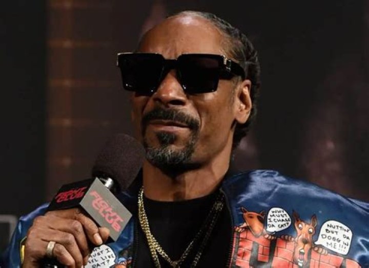 Snoop Dogg Reveals He's Decided To "Give Up Smoke"
