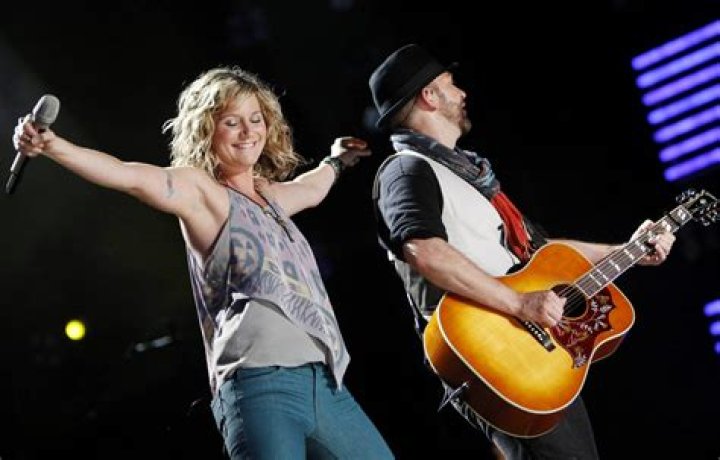 Sugarland's Jennifer Nettles Shows Off Baby Boy