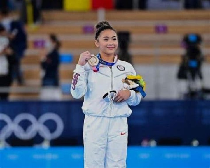 Sunisa Lee bio
