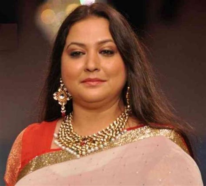 Surbhi Tiwari Net Worth, Age, Height, Affairs, Bio and More