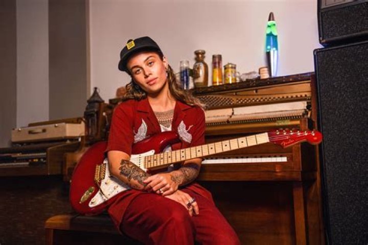 Tash Sultana's wife Tash Sultana's wife