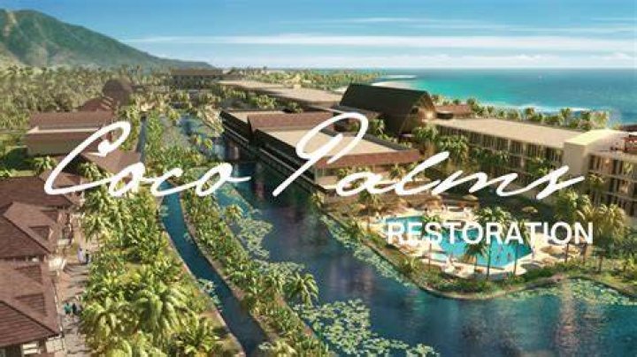 The Coco Palms Resort retail annex where one shop on the second floor was gutted by fire in Hawaii, in 2009. Photo / AP