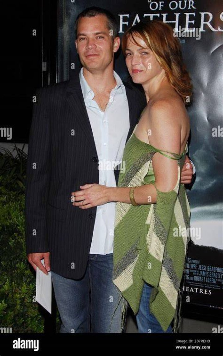 Timothy Olyphant and Alexis Kief