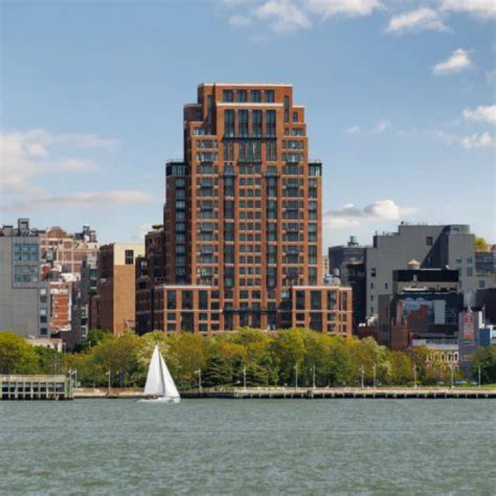 Top 10 Midtown and West Chelsea condos overlooking the Hudson River