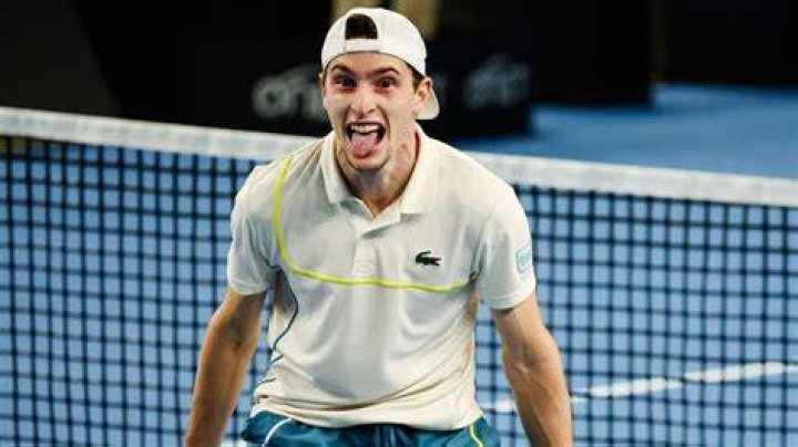 Ugo Humbert weight