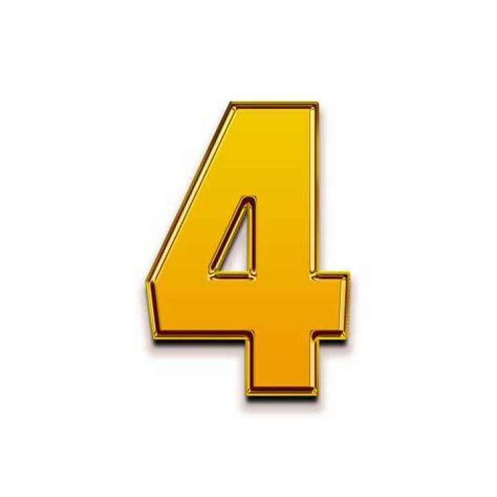 what is number 4 in soccer